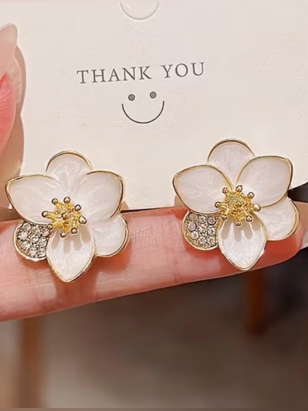 Source Unknown Cream and Gold Floral Stud Earrings - Picture 2 of 4